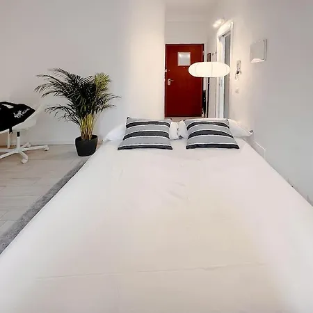 Apartment 20 Min Duomo - Modern Milan